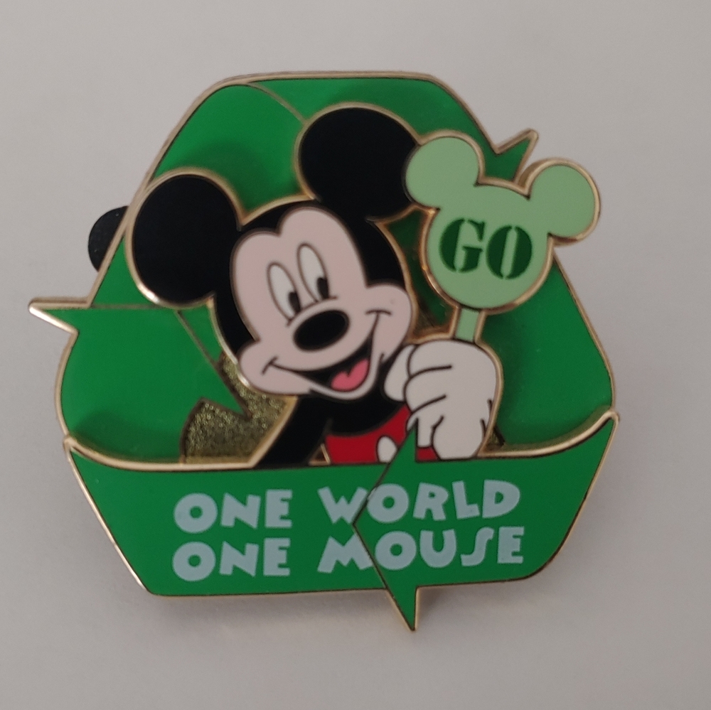 Earthday Disney Mickey Pin Go Green Limited ED.